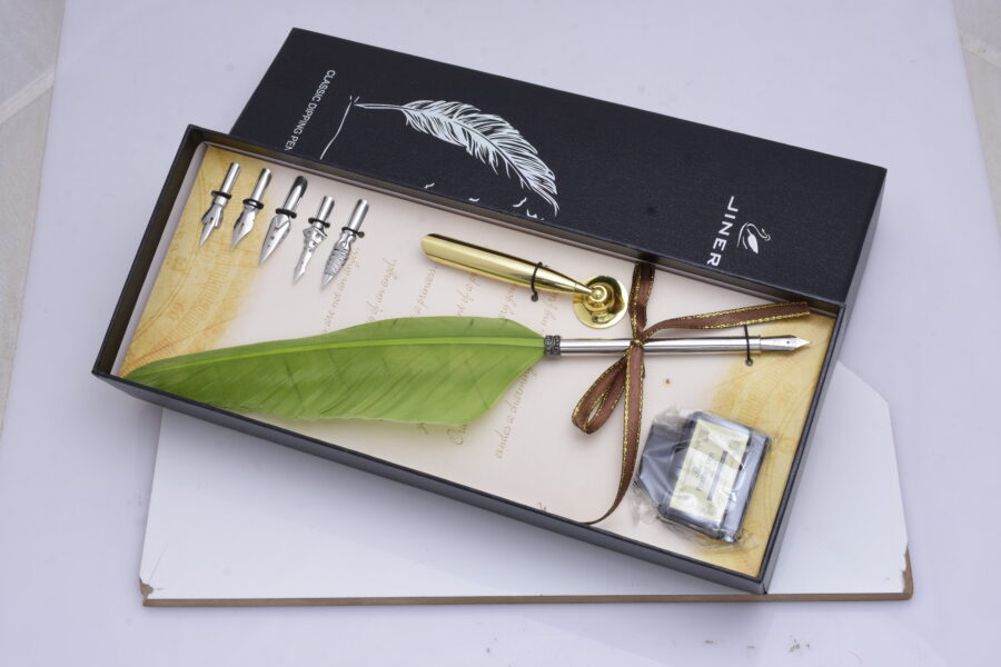 Classic Green Feather Quill Calligraphy Writing Set - Image 4