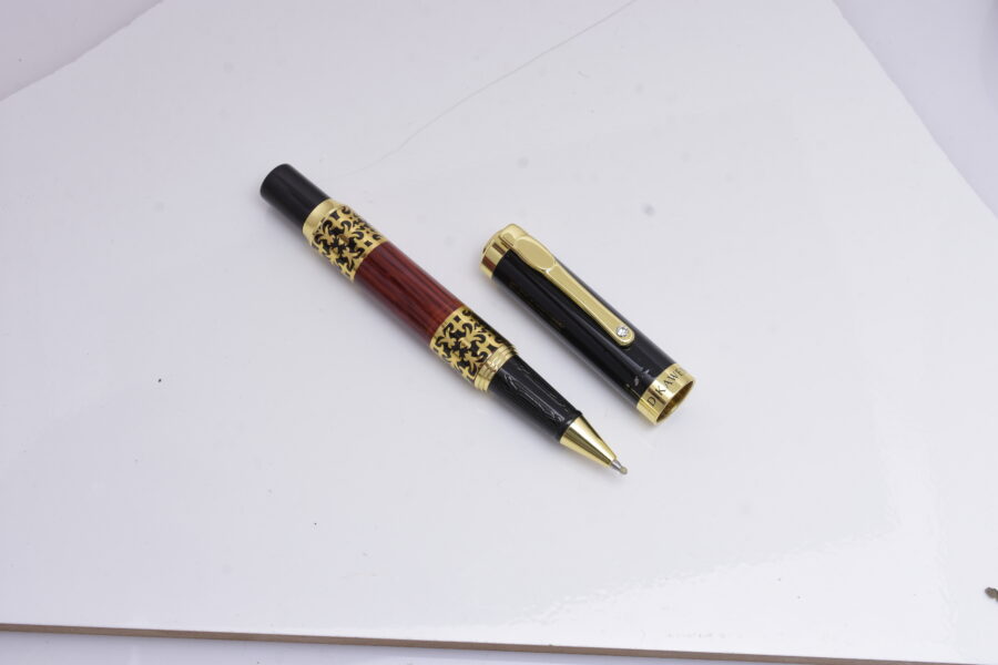 Imperial Classic Ornamental Fountain Pen - Image 4
